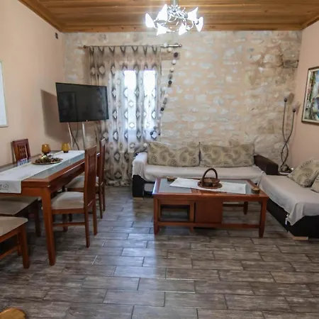 Apartment Cozy House Vlikhon